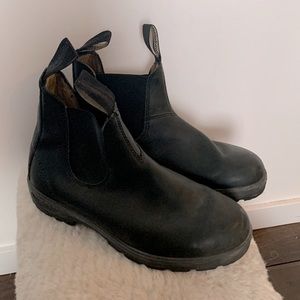 Blundstones